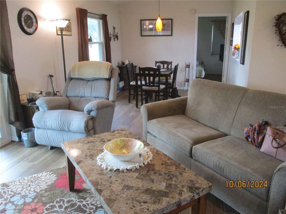 For Sale: $279,900 (2 beds, 2 baths, 1154 Square Feet)