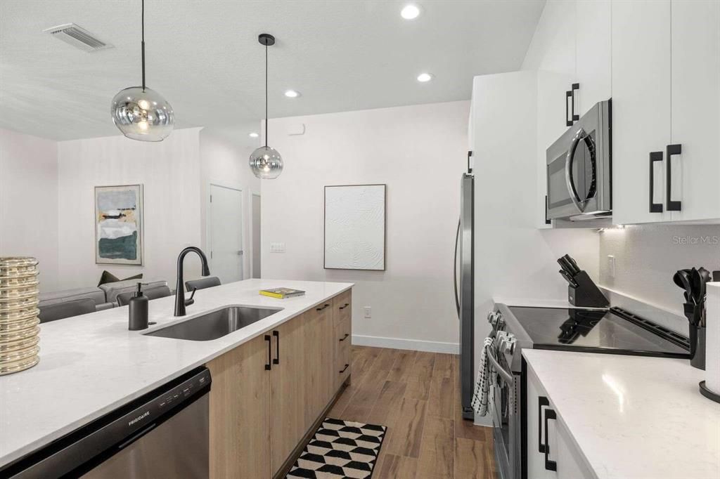 For Rent: $5,000 (3 beds, 2 baths, 1632 Square Feet)