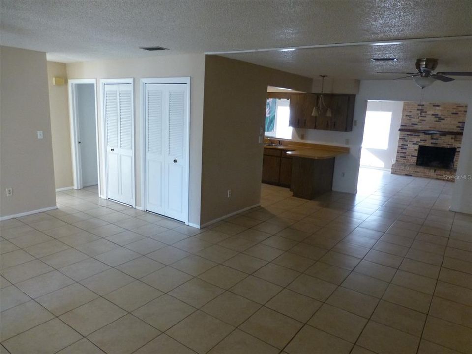 For Rent: $2,495 (3 beds, 2 baths, 1795 Square Feet)