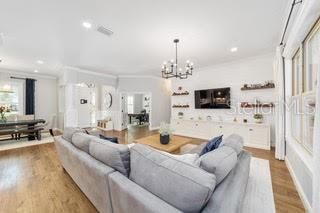 Active With Contract: $649,500 (4 beds, 3 baths, 2691 Square Feet)