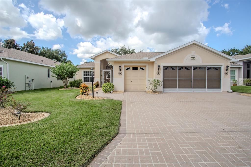 For Sale: $429,000 (3 beds, 2 baths, 2254 Square Feet)