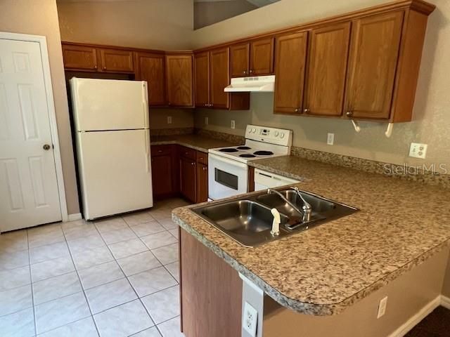 For Rent: $1,700 (3 beds, 2 baths, 1591 Square Feet)