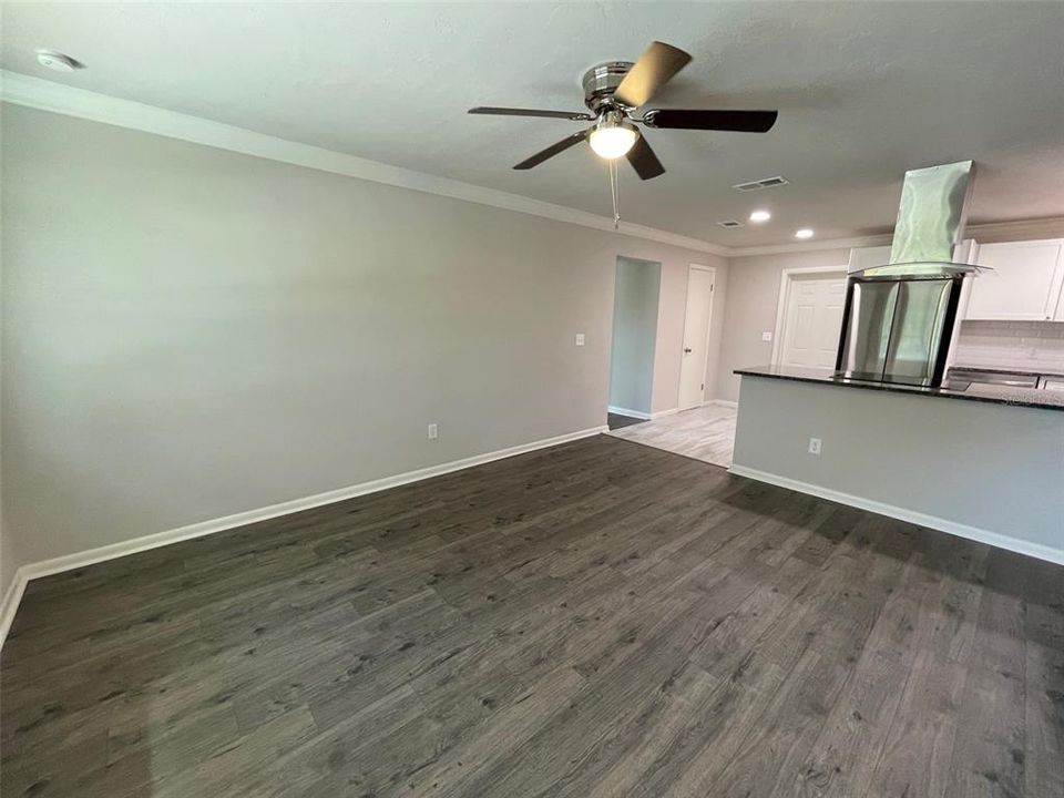 For Sale: $190,000 (3 beds, 1 baths, 1196 Square Feet)