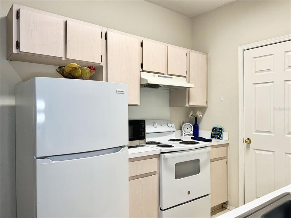 Kitchen - Plenty of Cabinets