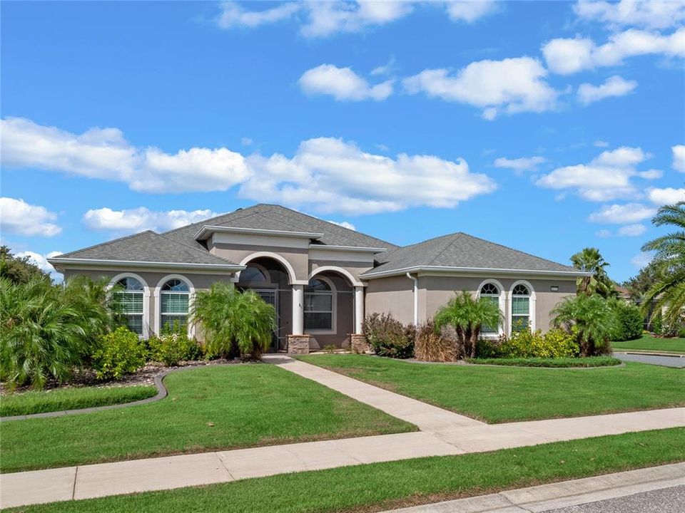 For Sale: $610,000 (3 beds, 2 baths, 2429 Square Feet)