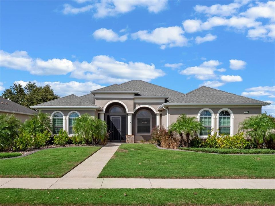 For Sale: $610,000 (3 beds, 2 baths, 2429 Square Feet)