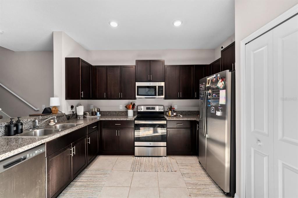 For Sale: $314,200 (3 beds, 2 baths, 1634 Square Feet)