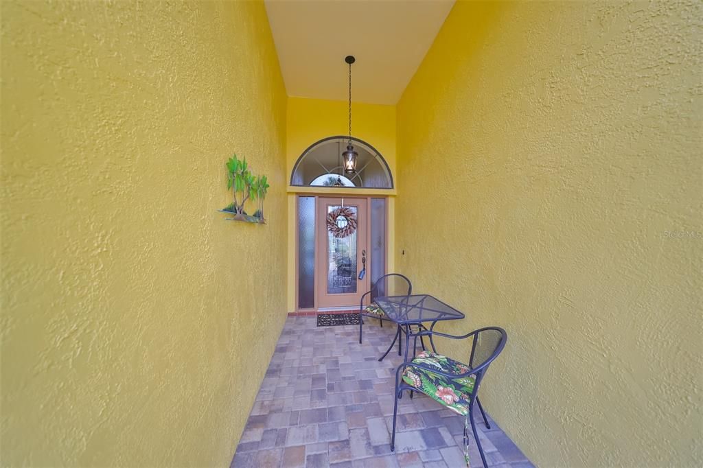 En Venta: $349,000 (3 camas, 2 baños, 1961 Pies cuadrados)