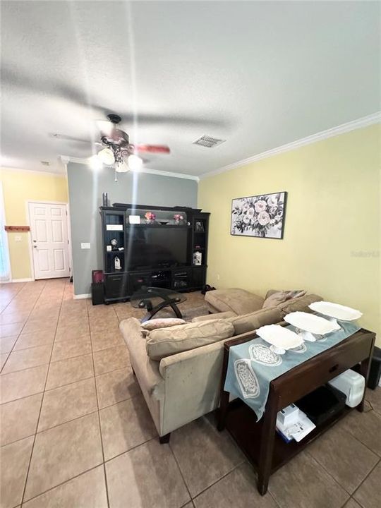 For Rent: $2,300 (3 beds, 2 baths, 1510 Square Feet)