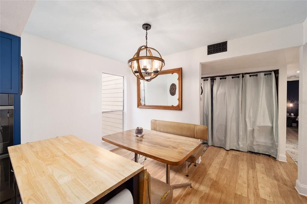 For Sale: $169,000 (2 beds, 2 baths, 1070 Square Feet)