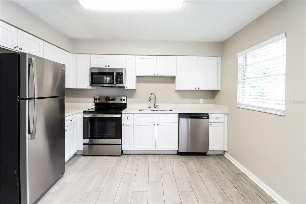 For Rent: $2,295 (4 beds, 2 baths, 1566 Square Feet)