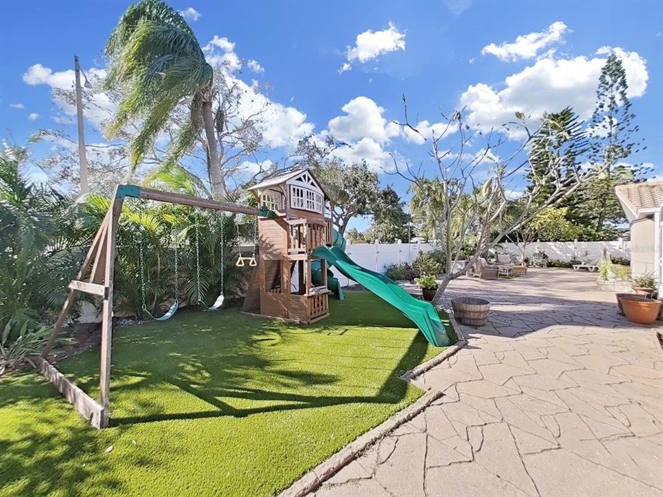 This would also be a gorgeous lounge area looking in to the Heated Saltwater 20,0000 Gallon pool!