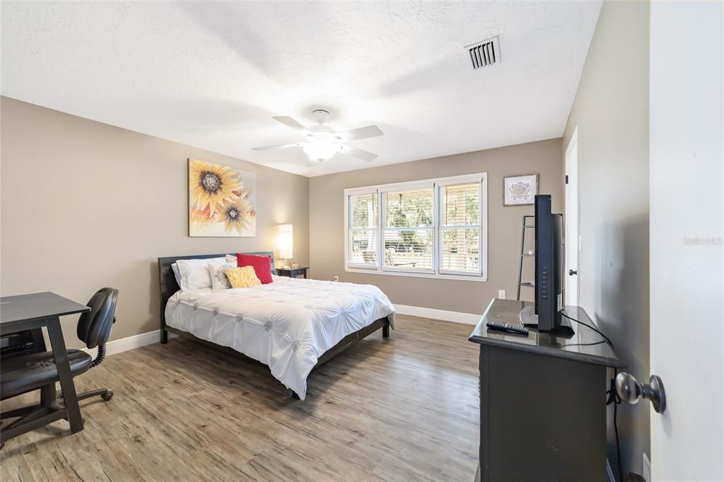 For Sale: $411,900 (3 beds, 2 baths, 1960 Square Feet)