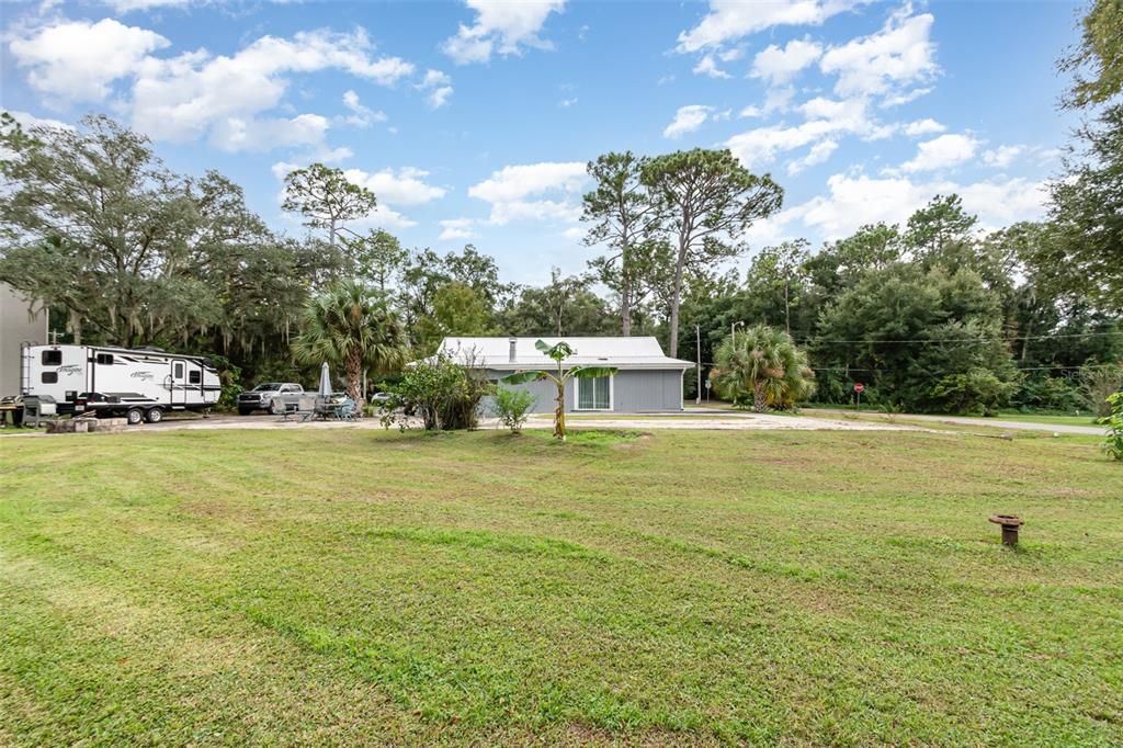 For Sale: $289,999 (3 beds, 2 baths, 2021 Square Feet)