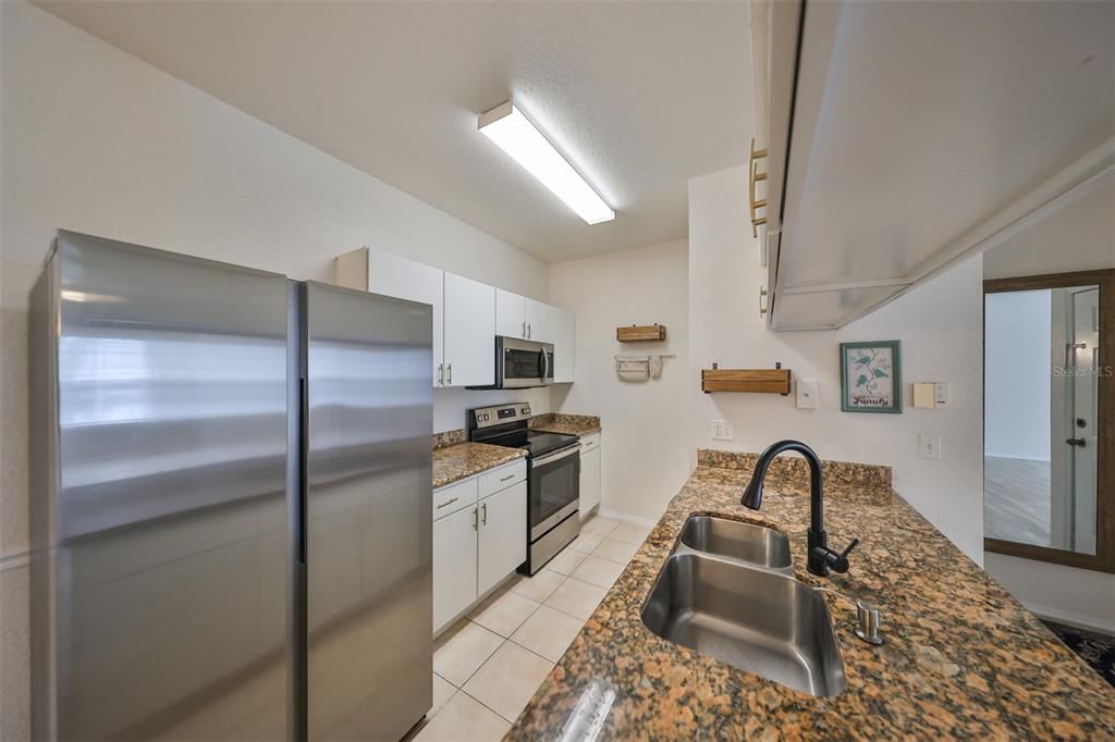 For Sale: $225,000 (2 beds, 2 baths, 1270 Square Feet)