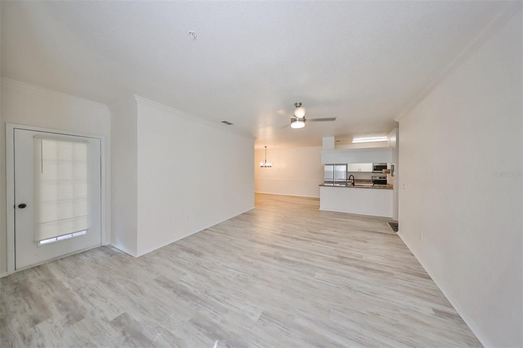 For Sale: $225,000 (2 beds, 2 baths, 1270 Square Feet)