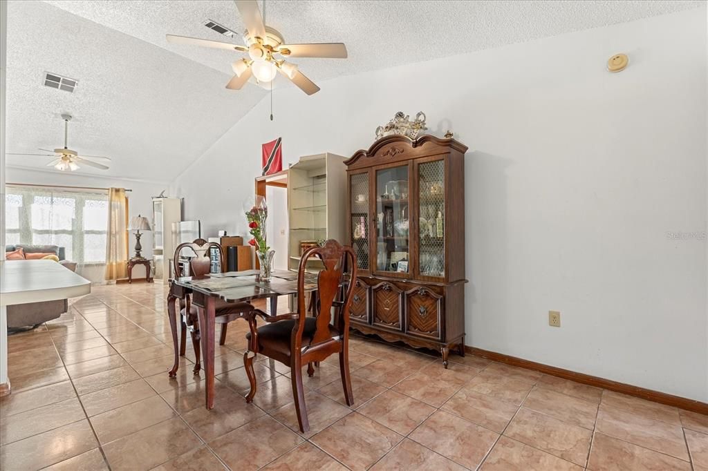 For Sale: $275,000 (4 beds, 2 baths, 1546 Square Feet)