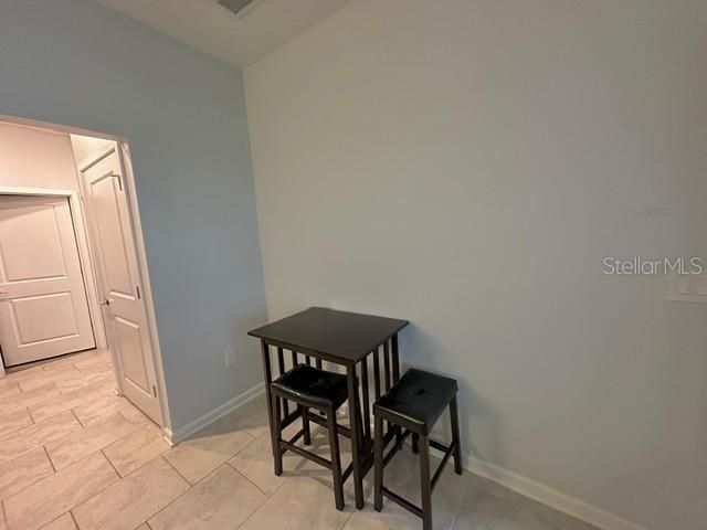 For Rent: $1,500 (1 beds, 1 baths, 700 Square Feet)