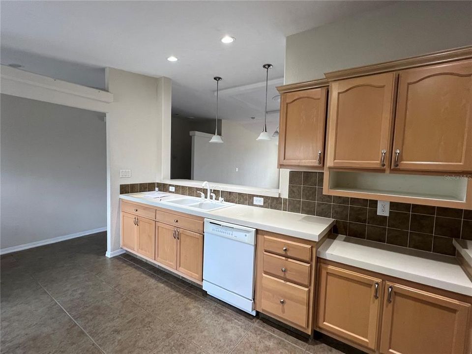 For Sale: $229,900 (3 beds, 2 baths, 2031 Square Feet)