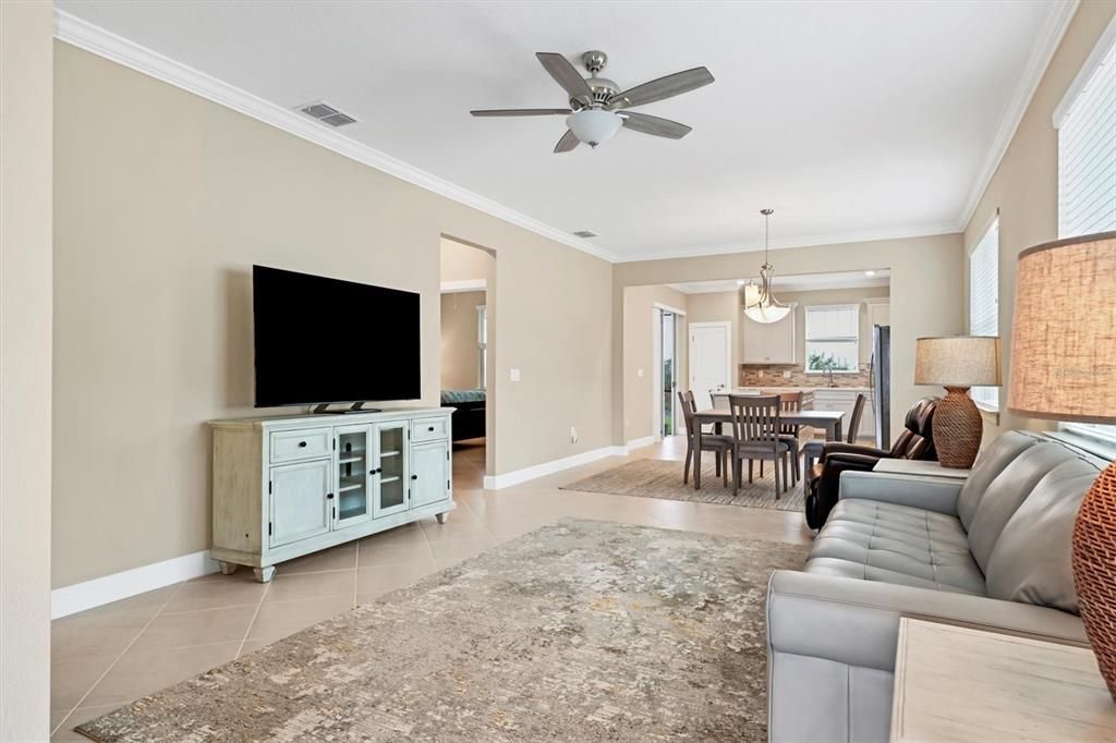 For Sale: $425,000 (2 beds, 2 baths, 1471 Square Feet)