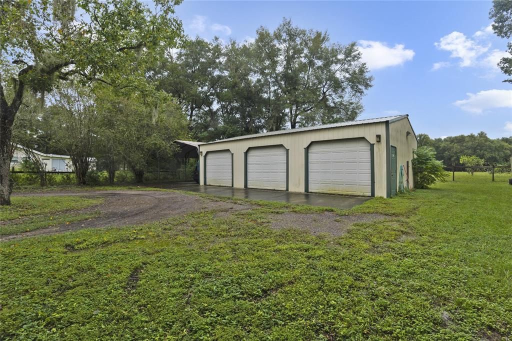 DETACHED 3 CAR GARAGE