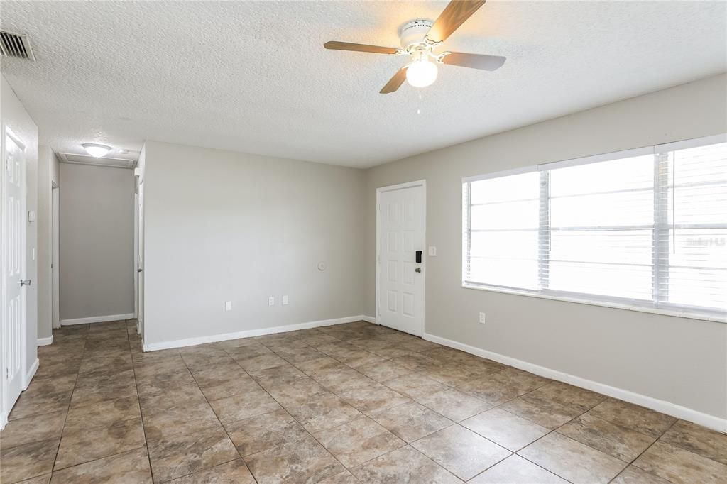 For Rent: $2,600 (3 beds, 2 baths, 1449 Square Feet)