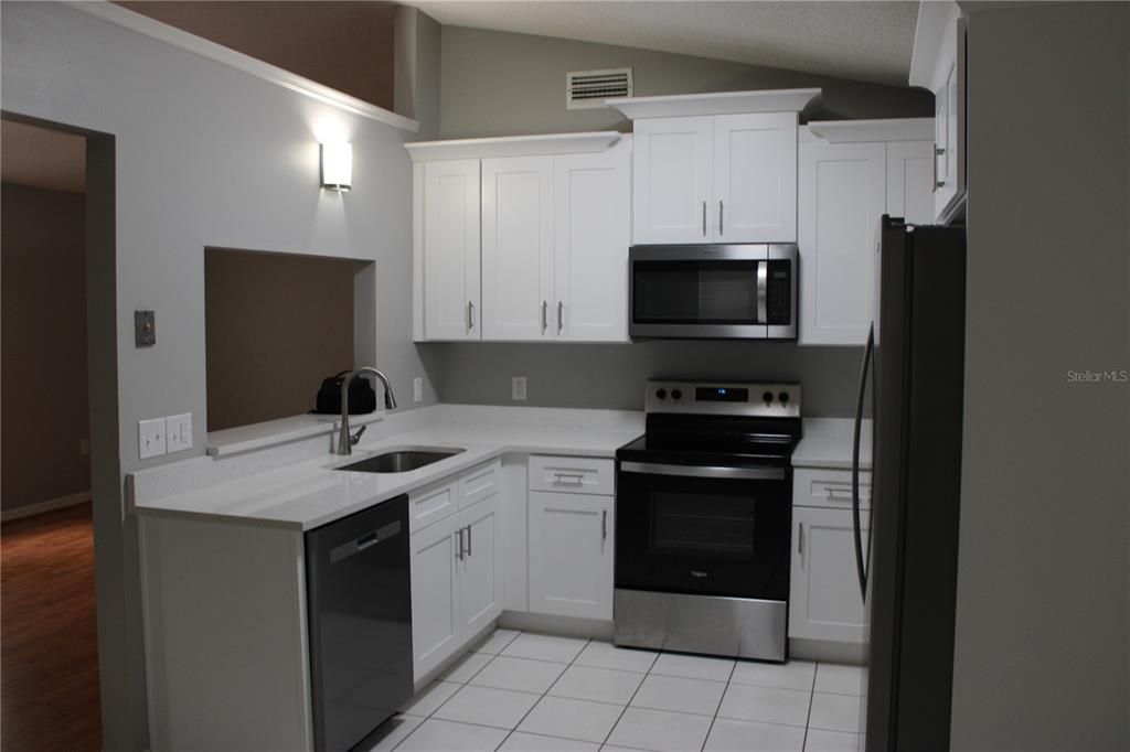 For Rent: $1,800 (3 beds, 2 baths, 1125 Square Feet)