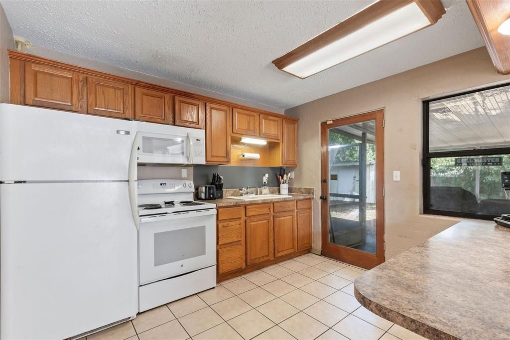 For Sale: $220,000 (3 beds, 1 baths, 1132 Square Feet)