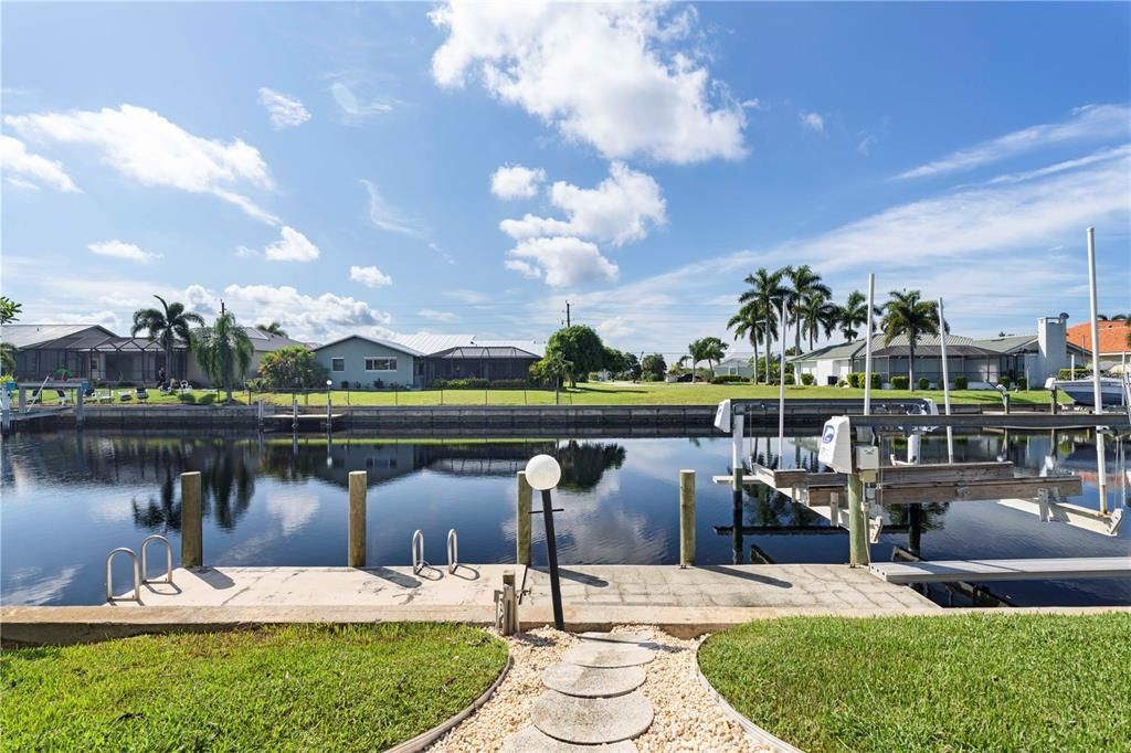 For Sale: $950,000 (3 beds, 2 baths, 2327 Square Feet)