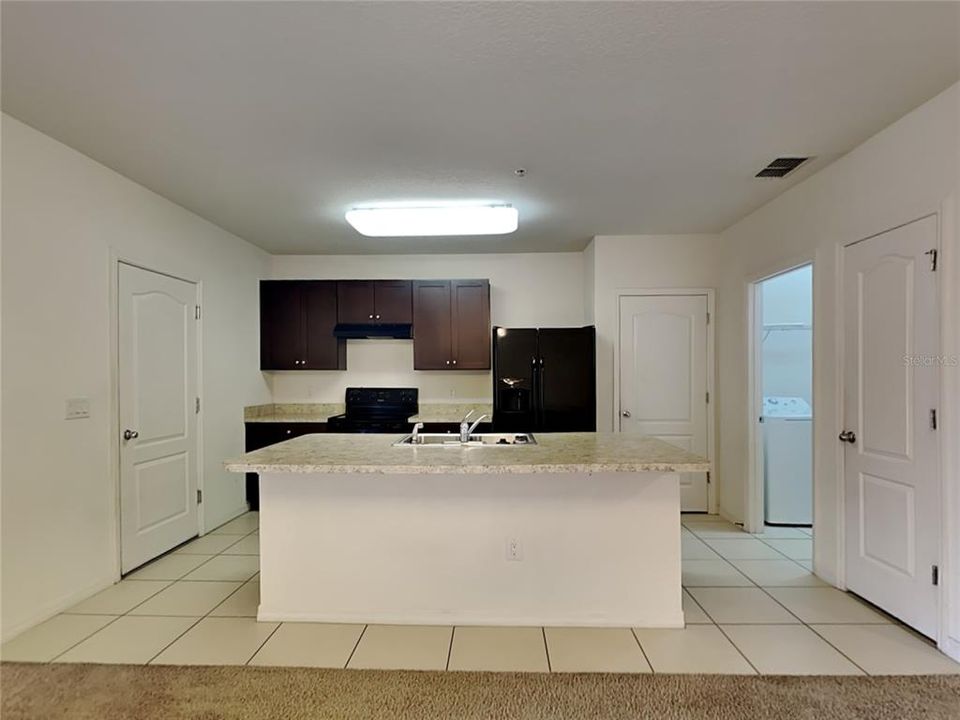 For Rent: $1,999 (3 beds, 2 baths, 1852 Square Feet)