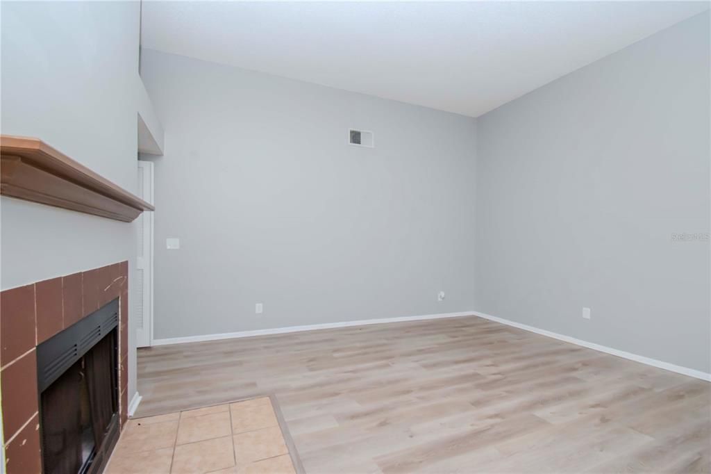 For Sale: $375,000 (4 beds, 2 baths, 1820 Square Feet)