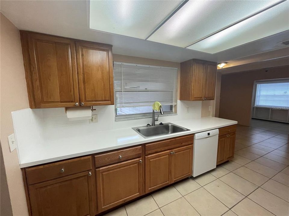 For Sale: $389,000 (4 beds, 2 baths, 1707 Square Feet)