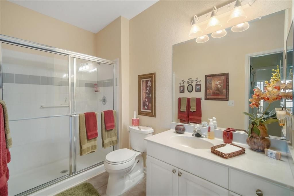 For Sale: $375,000 (2 beds, 2 baths, 1009 Square Feet)