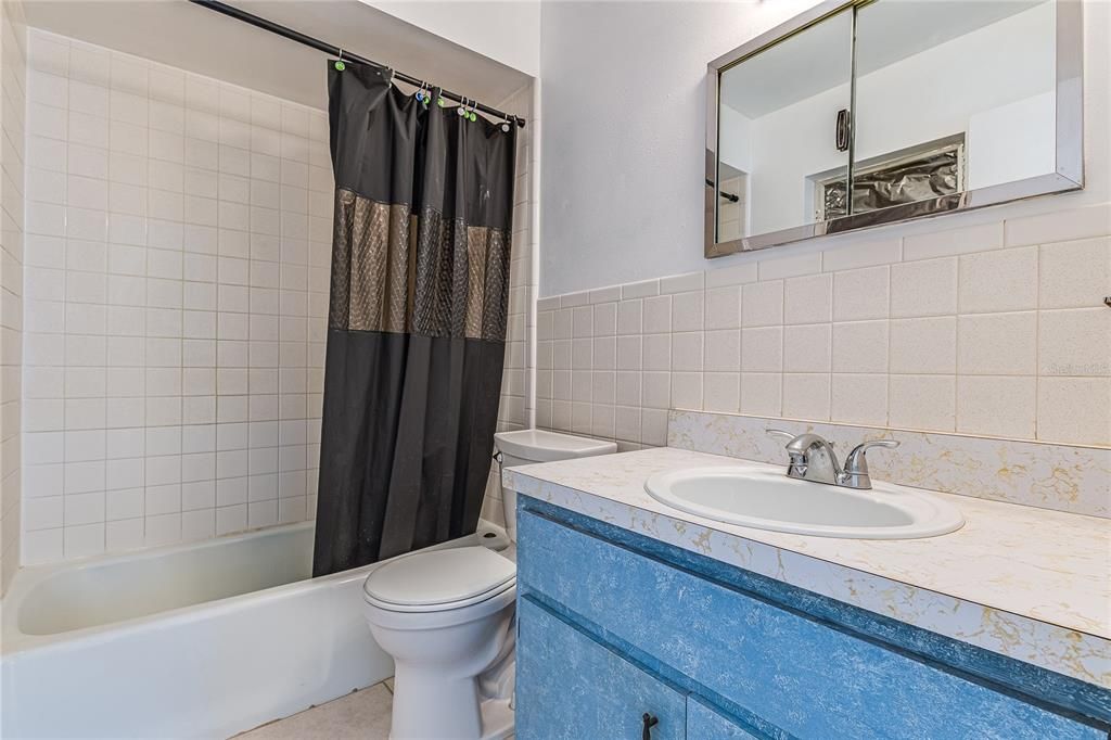 For Sale: $315,000 (2 beds, 2 baths, 1240 Square Feet)