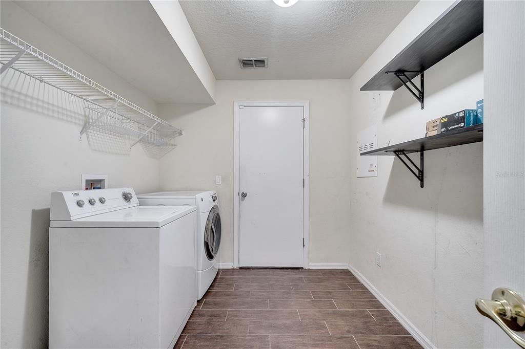 Active With Contract: $2,500 (4 beds, 2 baths, 2000 Square Feet)