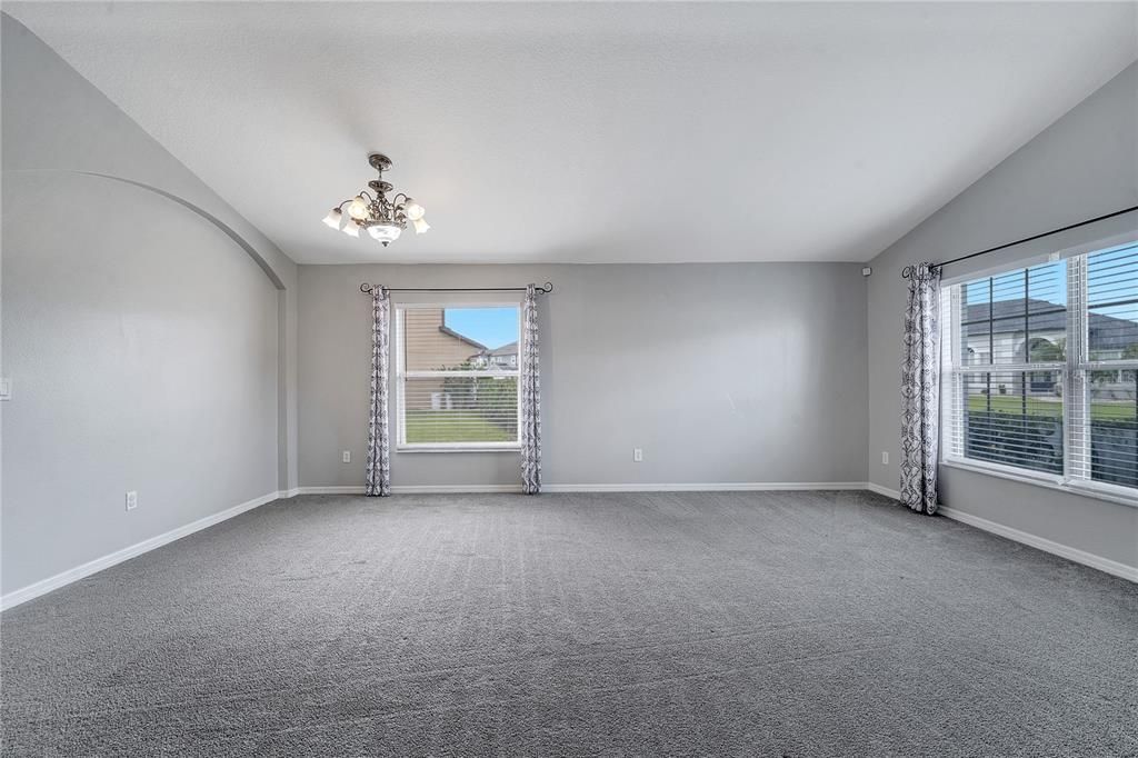 Active With Contract: $2,500 (4 beds, 2 baths, 2000 Square Feet)