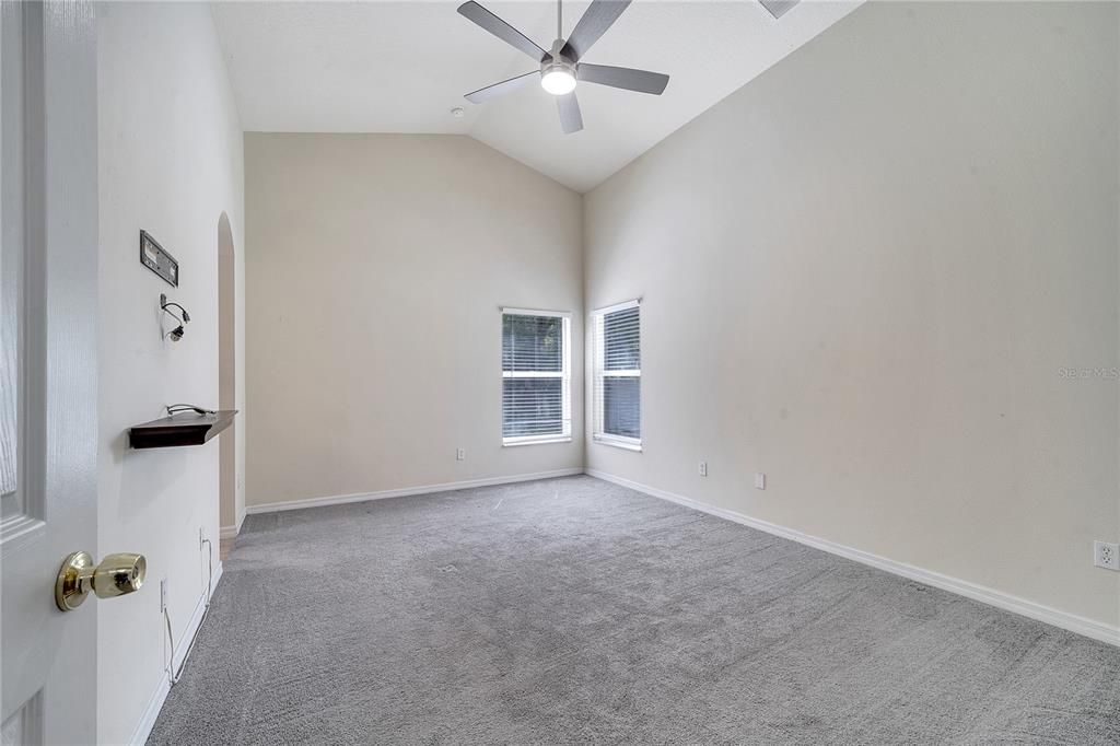 Active With Contract: $2,500 (4 beds, 2 baths, 2000 Square Feet)