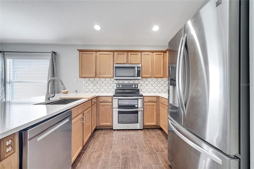 Active With Contract: $2,500 (4 beds, 2 baths, 2000 Square Feet)