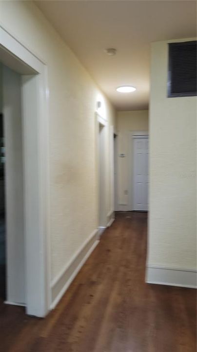 For Sale: $279,500 (2 beds, 1 baths, 1356 Square Feet)