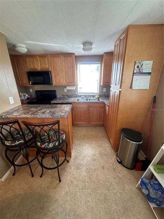 For Sale: $139,000 (2 beds, 1 baths, 856 Square Feet)