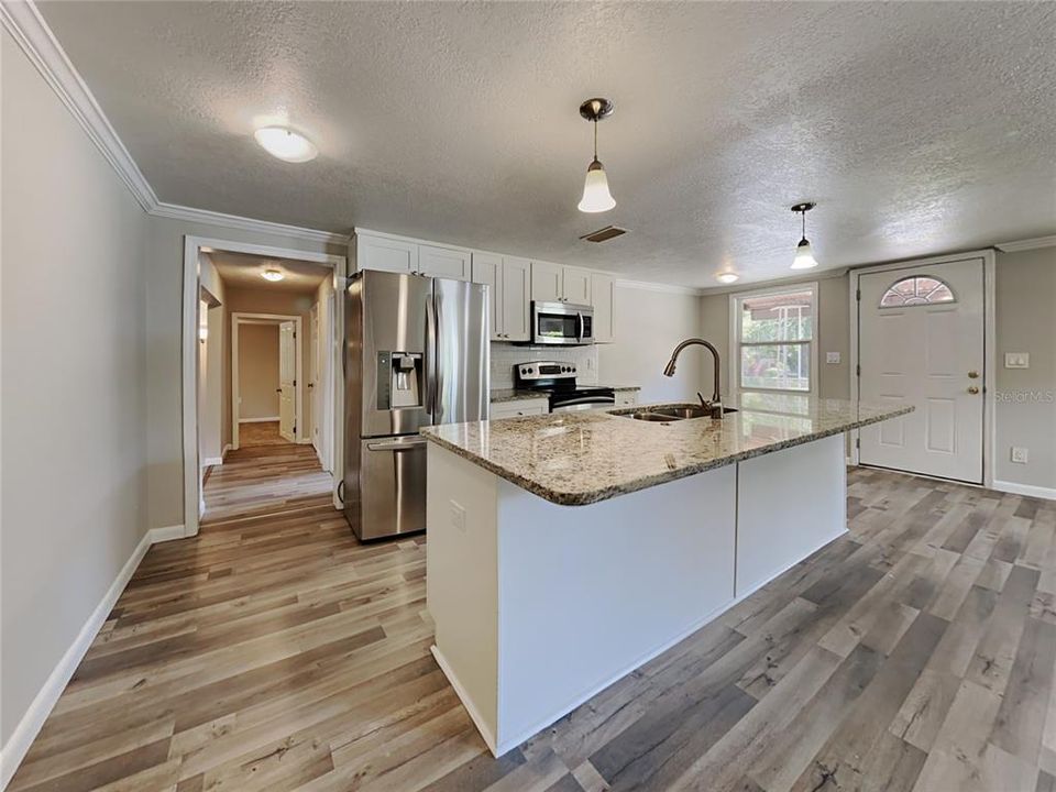 For Rent: $2,099 (3 beds, 2 baths, 1228 Square Feet)