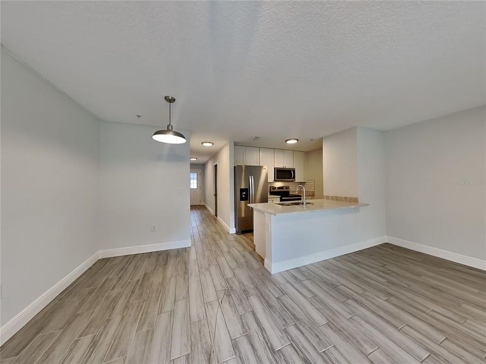 For Rent: $1,899 (3 beds, 2 baths, 1231 Square Feet)