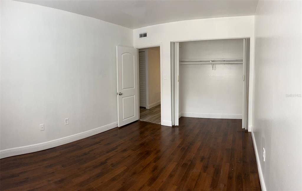 For Rent: $1,650 (2 beds, 1 baths, 850 Square Feet)