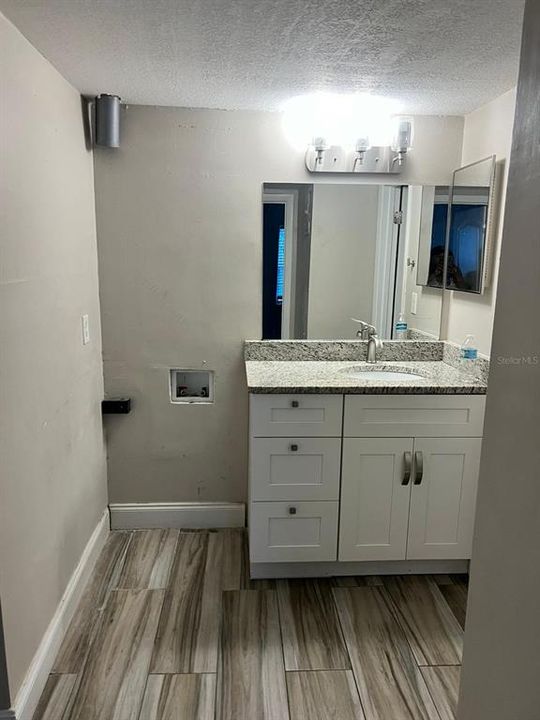 For Rent: $1,650 (2 beds, 1 baths, 850 Square Feet)