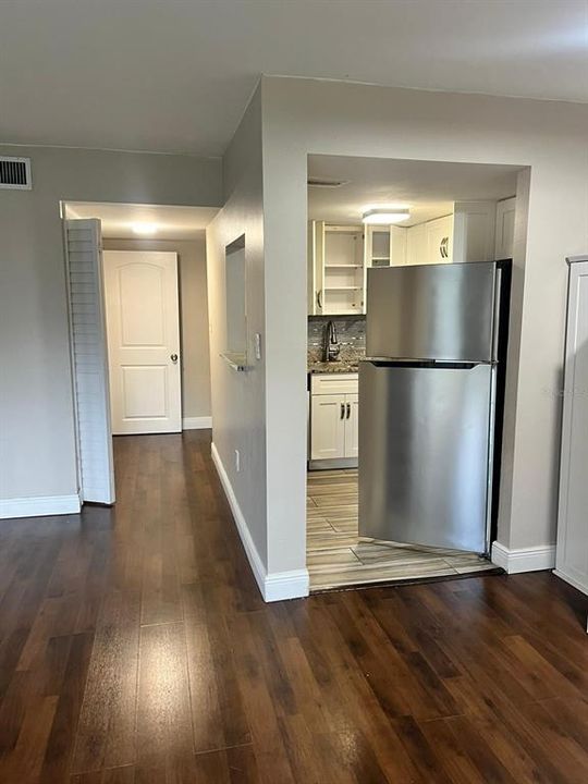 For Rent: $1,650 (2 beds, 1 baths, 850 Square Feet)