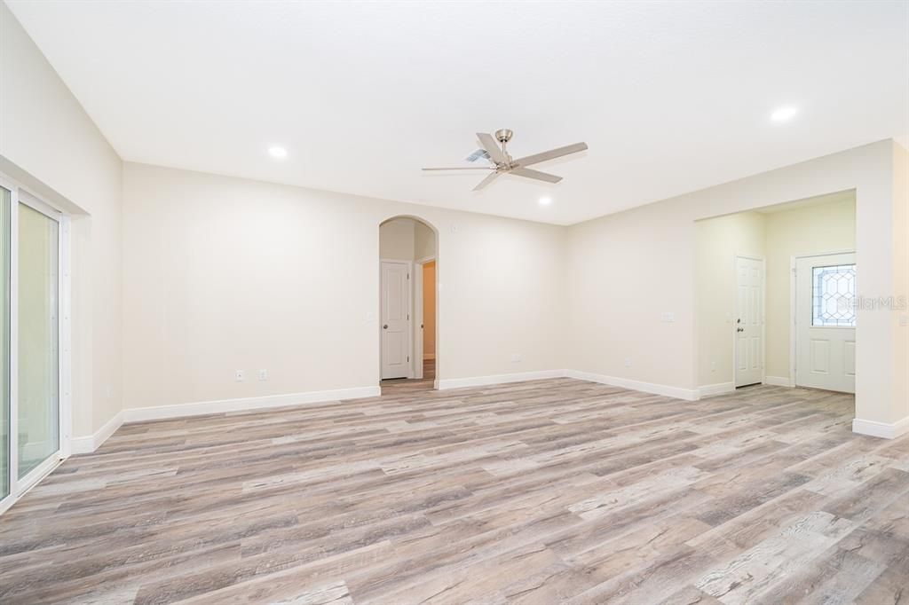 For Sale: $369,500 (3 beds, 2 baths, 1532 Square Feet)