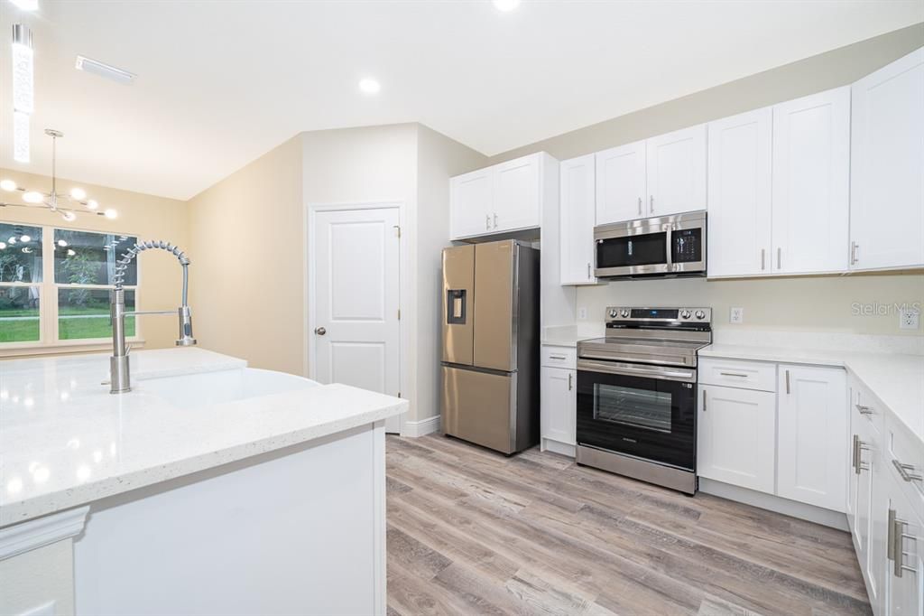 For Sale: $369,500 (3 beds, 2 baths, 1532 Square Feet)