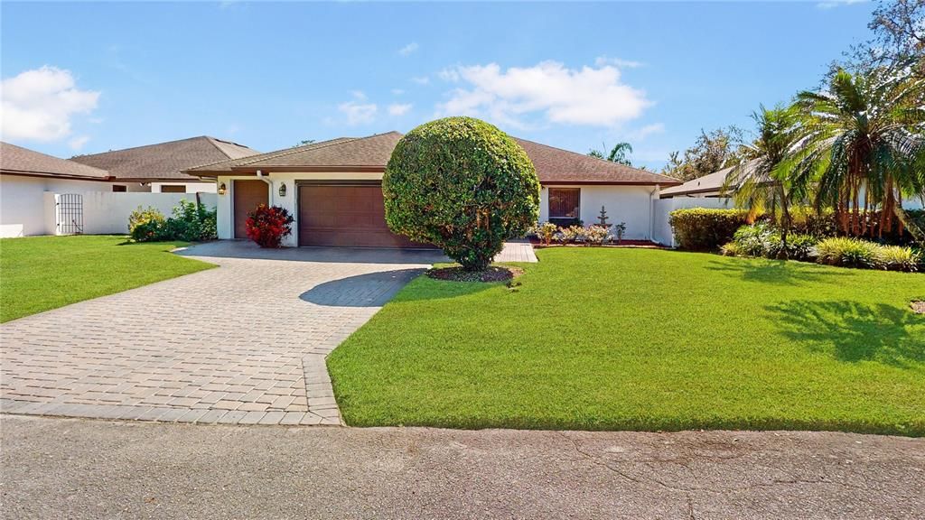 Double car garage PLUS a Golf Cart Garage