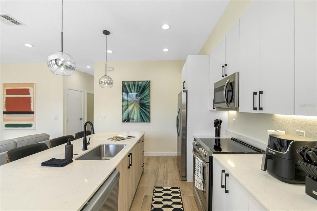 For Rent: $5,500 (3 beds, 2 baths, 1632 Square Feet)