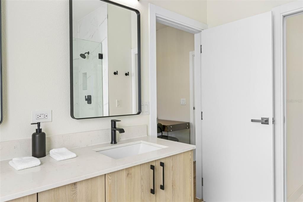 For Rent: $5,500 (3 beds, 2 baths, 1632 Square Feet)